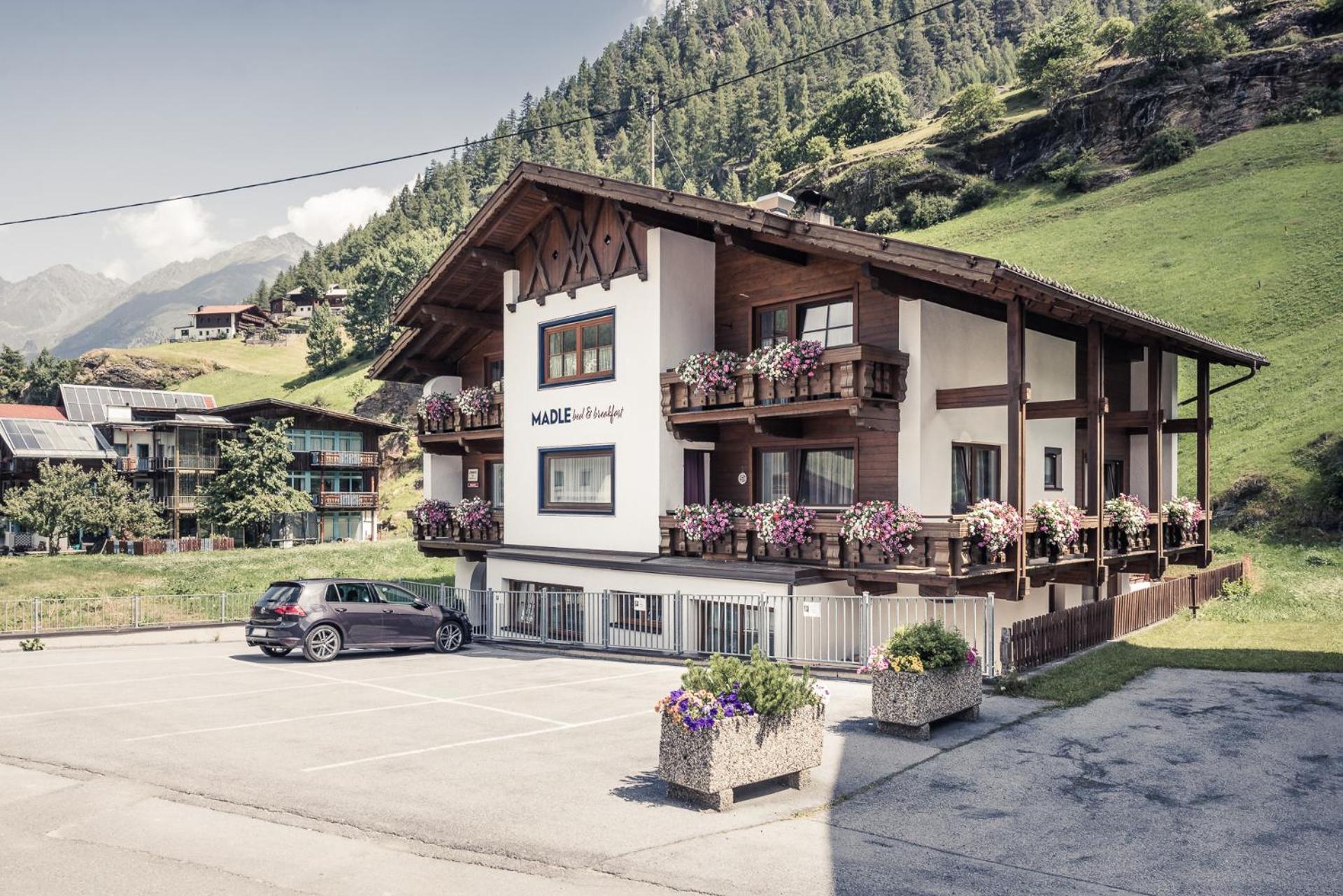 Hotel Haus Martina Sölden Exterior foto